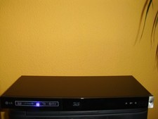 LG BP420 3D Blu Ray Player + 1