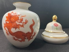 Sammlerstücke, Porzellandose mit Deckel - Vase handbemalt