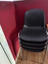 Vier Stabile Stühle Metall