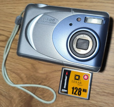 Nikon Coolpix E2000 mit