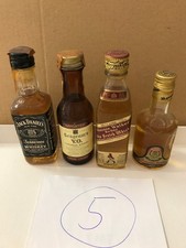4 Flaschen Whisky Miniaturen