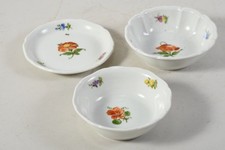 C25U38- 3x Nymphenburg Porzellan Schälchen Tellerchen Blumenmotiv handbemalt