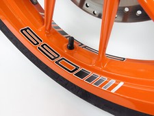 Schriftzug 690 Felgenbett