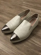 MIU MIU Slippers weiss mit