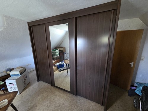 Türiger kleiderschrank mit - 3-türiger,
