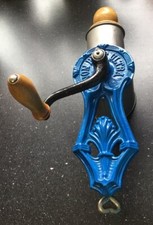 NON PLUS ULTRA - Doppel - Reibe Mühle Nußmühle Mandelmüh  1