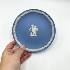 Wedgwood Teller Jasperware Blau Putte Engel Relief Porzellan
