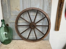 C0293 Massives, altes Wagenrad