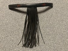 spanisches Fransenstirnband, Frontalera, Stirnriemen Leder, Fliegen