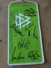 Wimpel. 9 Orginale Autogramme