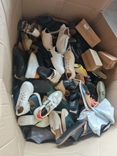 Einzelne Schuhe, Turnschuhe, Sportschuhe, 