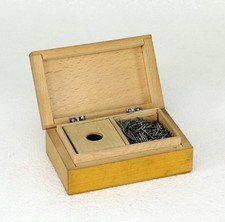 NADELDOSE aus Holz, Fach für