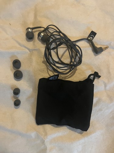 Akg ip2 ear monitor - akg, in-ear