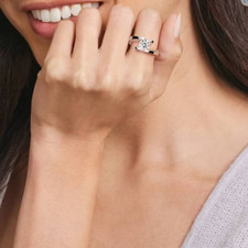 18 K Weißgold Verlobungsring