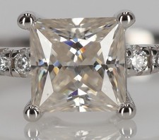 Princess Cut Moissanit Ring 1