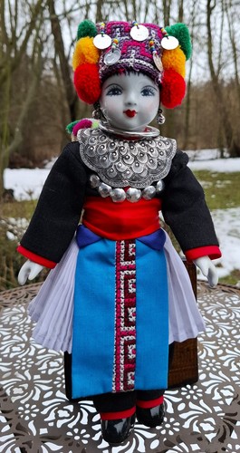 Trachten puppe der hmong - trachten,