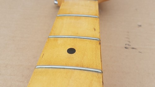 1985 squier fender - by,