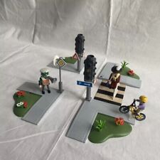 Playmobil 3982 Straßenkreuzung mit Ampeln | Polizist alte Dame Kind Mit Fahrrad
