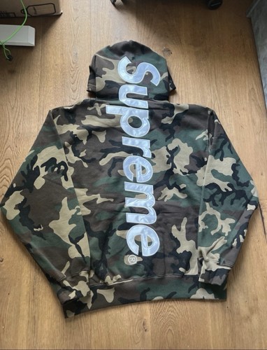 Supreme satin appliqué - satin, hooded