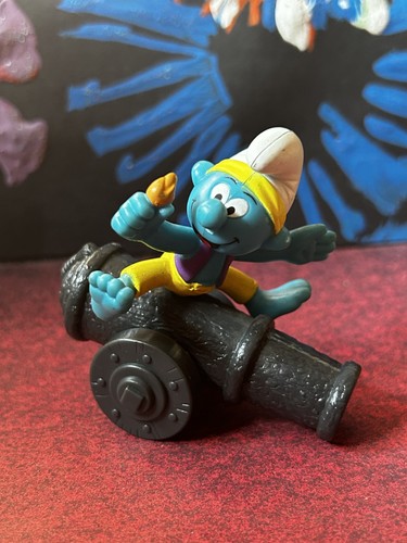 Schlumpf als pirat auf kanone - pirat,