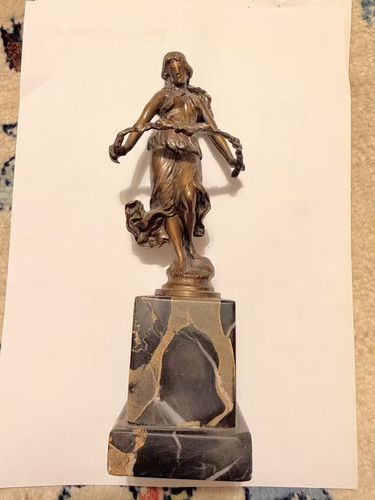 Bronzefigur frauenfigur auf - bronzefigur,