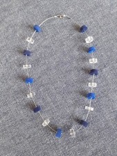 NEUWERTIG schöne geometrische Kette silbern mit Filz blau + Acryl ca. 48 cm lang