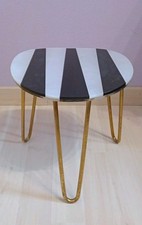 alter Blumenhocker Blumentisch