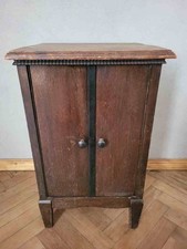 alter Schrank, Holzschrank, furniert