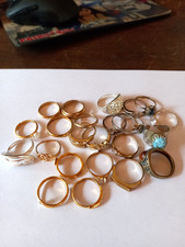KONVOLUT 25 VERSCHIEDENE RINGE