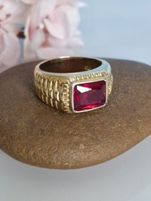 Phantastischer großer Ring