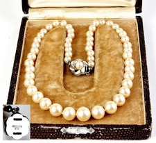 Elegante Perlenkette/ Kette