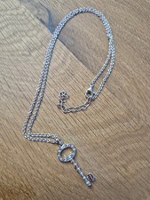 Wunderschöne, super erhaltene 925 Silber Halskette von Fossil Schlüssel Strass 