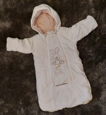 PETIT LAPIN! Edler Autositz-Strampler Maxi Cosi Anzug Weiß 80% Baumwolle Gr. 56