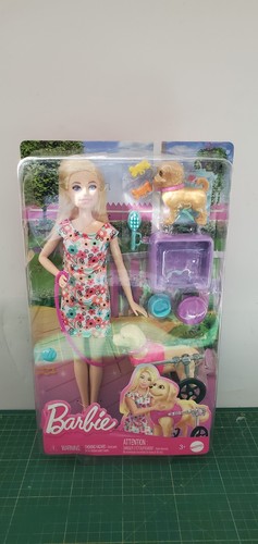 Mattel barbie walk and wheel - -,