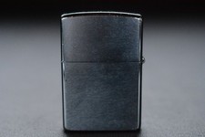 Zippo altes Feuerzeug schlicht gebraucht Kratzer Beschädigung keine Garantie