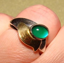 HANDARBEIT! Ring aus 925 Silber mit  Gold - Einlage, RG 18,5 mm, grüner Stein