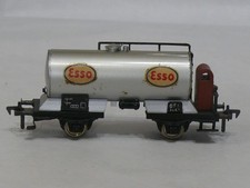 Fleischmann GFN 1465 E - alter Esso Güterwagen Kesselwagen mit Bremserhaus