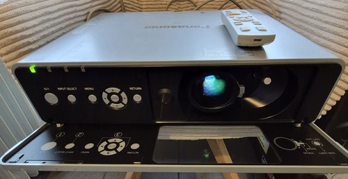 Panasonic beamer f200 - beamer,