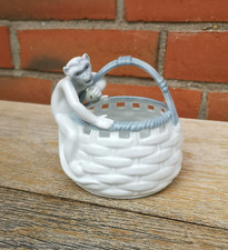 seltener alter Porzellan