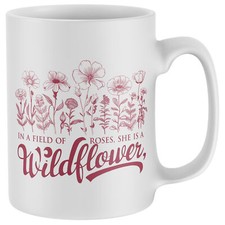 Wildblumen Tasse In A Field Of
