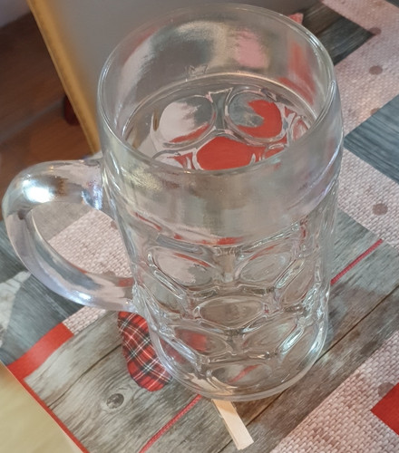 Bierkrug aus glas - aus, 1