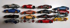 16 Hot Wheels Ferrari Racer