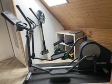 Bring dir das Studio-Feeling nach Hause – mit dem LifeFitness X1 Ellipsentrainer