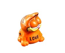 Bully Garfield LOVE PVC