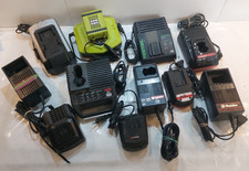 11 verschiedene Ladegeräte + 1 Akku, alles defekt