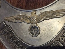 Ringkragen der Feldgendamerie, keine verbotenen Zeichen