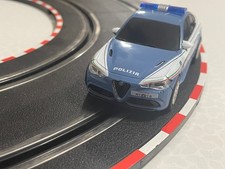 Carrera  GO!!! Alfa Romeo Giulia Polizia mit LED-Licht vorn 1:43