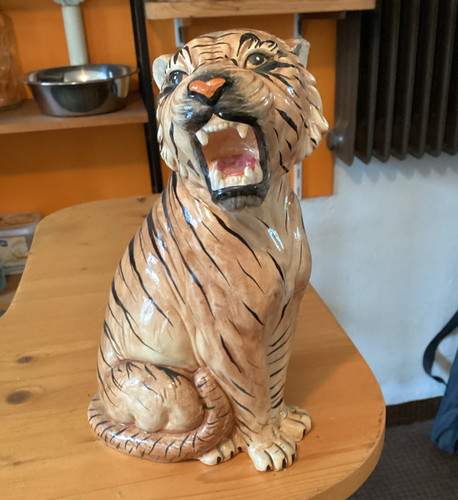 Tiger keramikfigur sitzend - keramikfigur,