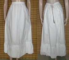 WEISSER UNTERROCK - SPITZE -