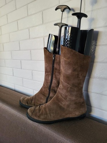 Women think boots khaki - women, think!